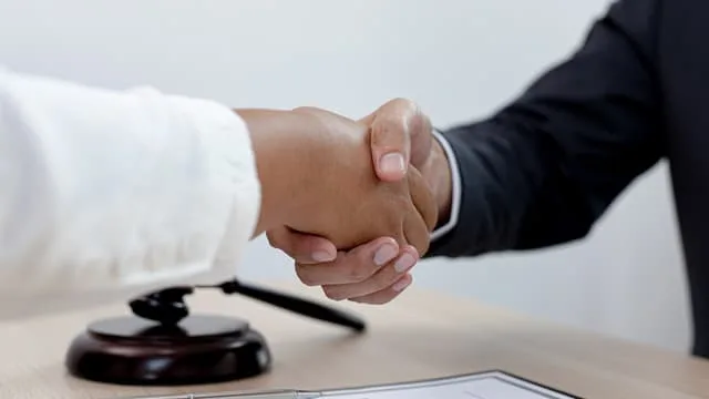 وکیل پایه یک دادگستری تهران: راهنمای جامع انتخاب بهترین وکیل در 1404